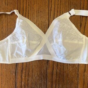 Vintage Bra JC Penney's Underscore Criss-cross Wirefree Comfort Bra 38C White